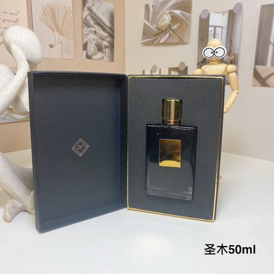 A 50 - ml brand perfume with an atomizer, suitable for both women and men, has a long - lasting fragrance. It combines woody ele