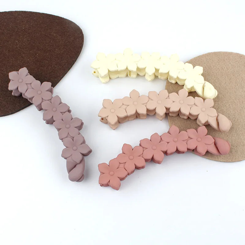 Fashion Pink Flower Banana Hair Clips Simple Non-Slip Frosted Hair Claws for Women Girls Bath Ponytail Hairpins Barrettes Coffee