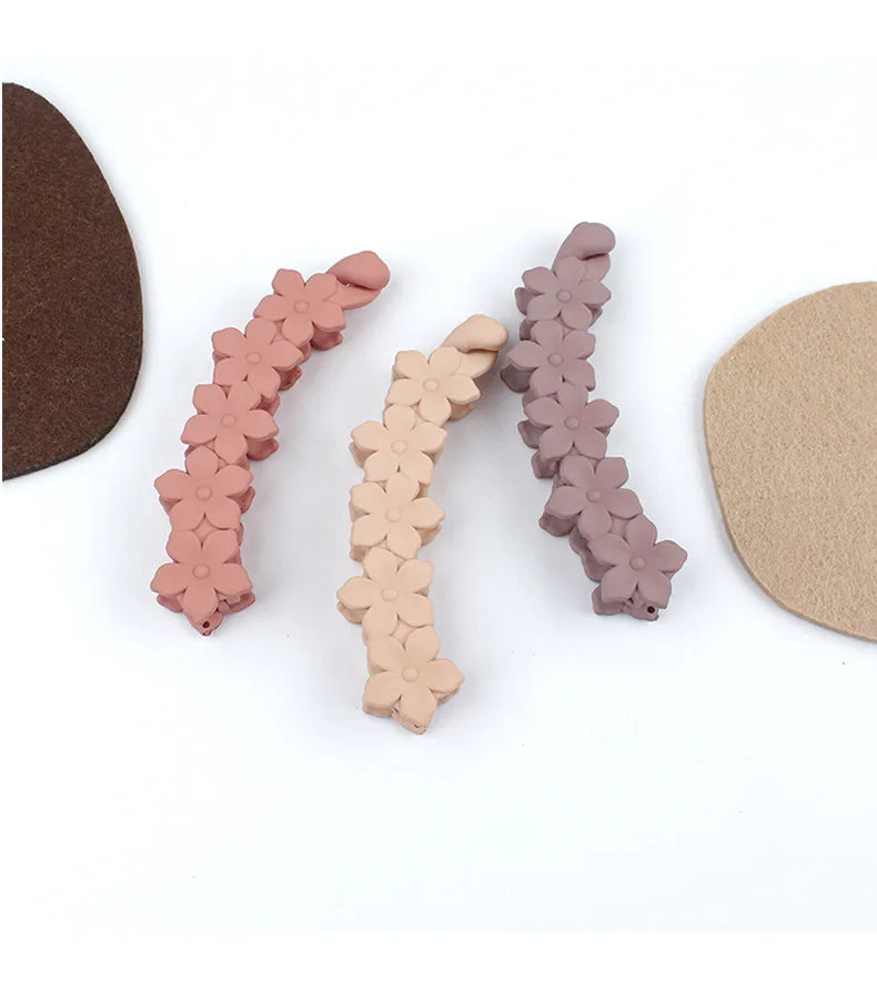Fashion Pink Flower Banana Hair Clips Simple Non-Slip Frosted Hair Claws for Women Girls Bath Ponytail Hairpins Barrettes Coffee