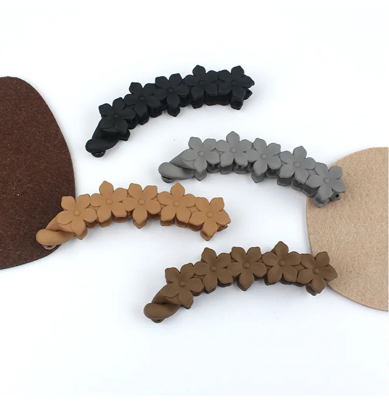 Fashion Pink Flower Banana Hair Clips Simple Non-Slip Frosted Hair Claws for Women Girls Bath Ponytail Hairpins Barrettes Coffee