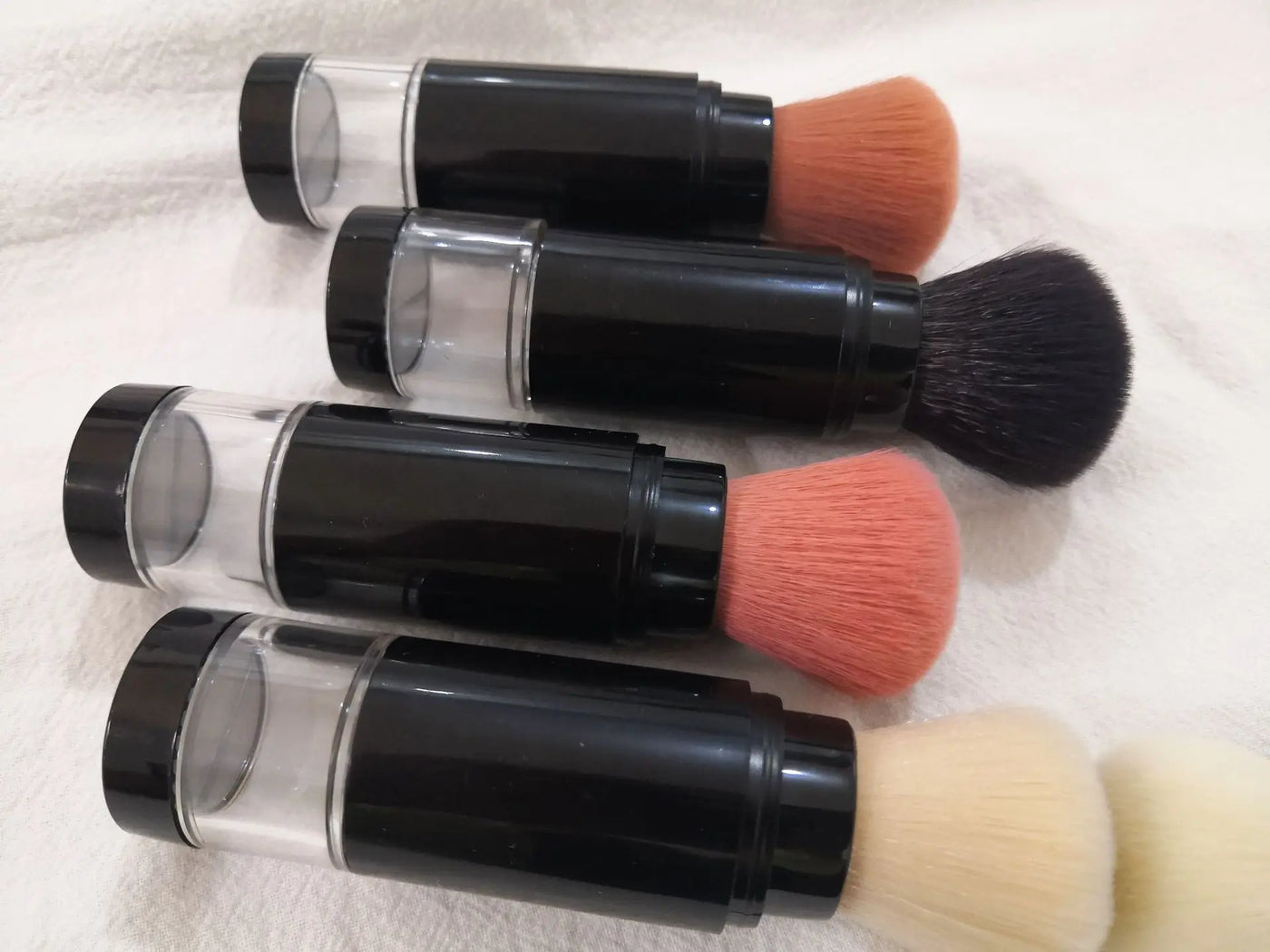 2 in 1 Foundation Brush Makeup Brush Empty Travel Blush with Refillable Loose Powder Bottle Jar Makeup Beauty Tools