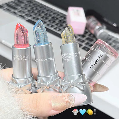 Cappuvini Sweet and Cool Bow Thermochromic Lipstick is a moisturizing and hydrating lip balm that reduces lip lines and changes