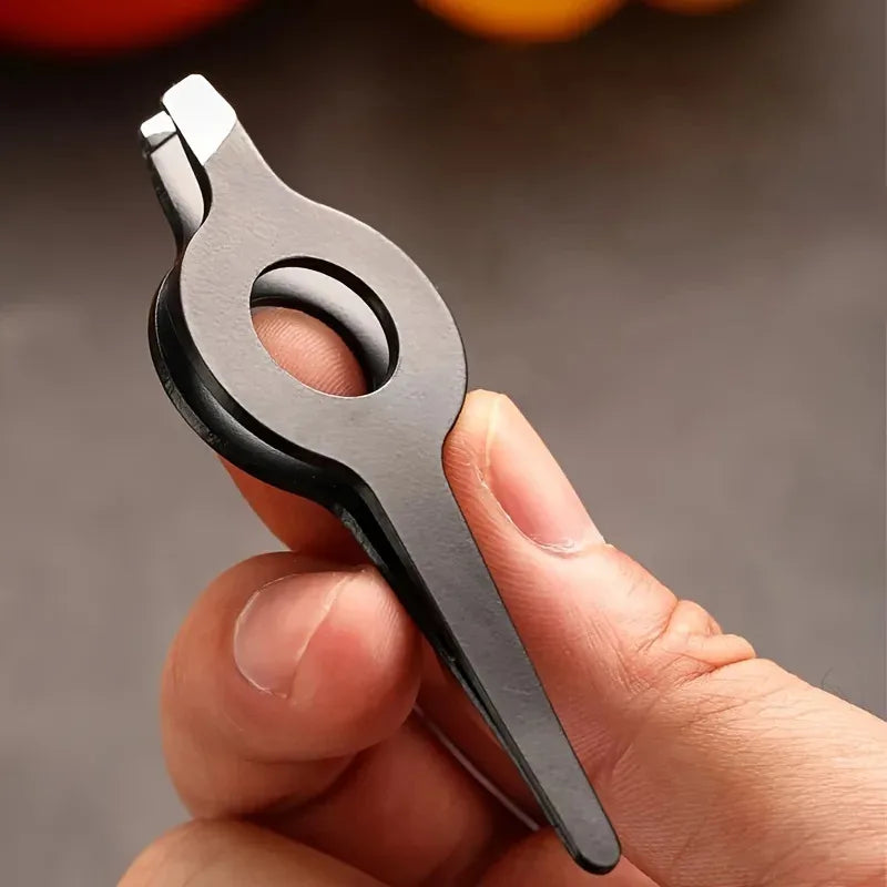 1pcs Pig hair clipper Slant Tweezer With Hollow Out Handle Professional Eyebrow Facial Hair Remover Practical Beauty Tool For Me