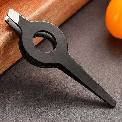 1pcs Pig hair clipper Slant Tweezer With Hollow Out Handle Professional Eyebrow Facial Hair Remover Practical Beauty Tool For Me