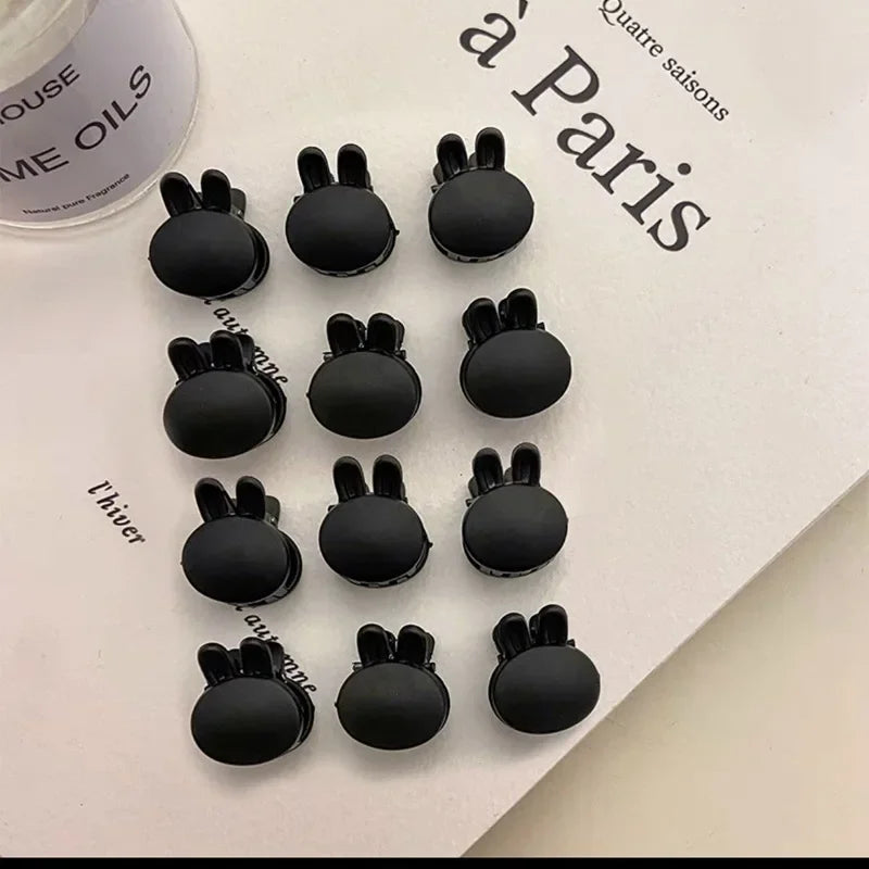 머리핀 1PC Red Black Matte Rabbit Head Flower Heart Cartoons Small Hair Claw Mini Hair Clips Hair Pins for Girls Styling Braiding