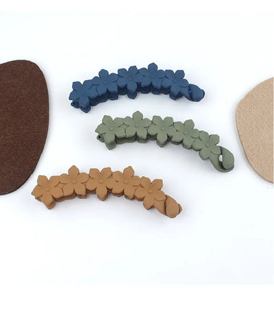 Fashion Pink Flower Banana Hair Clips Simple Non-Slip Frosted Hair Claws for Women Girls Bath Ponytail Hairpins Barrettes Coffee