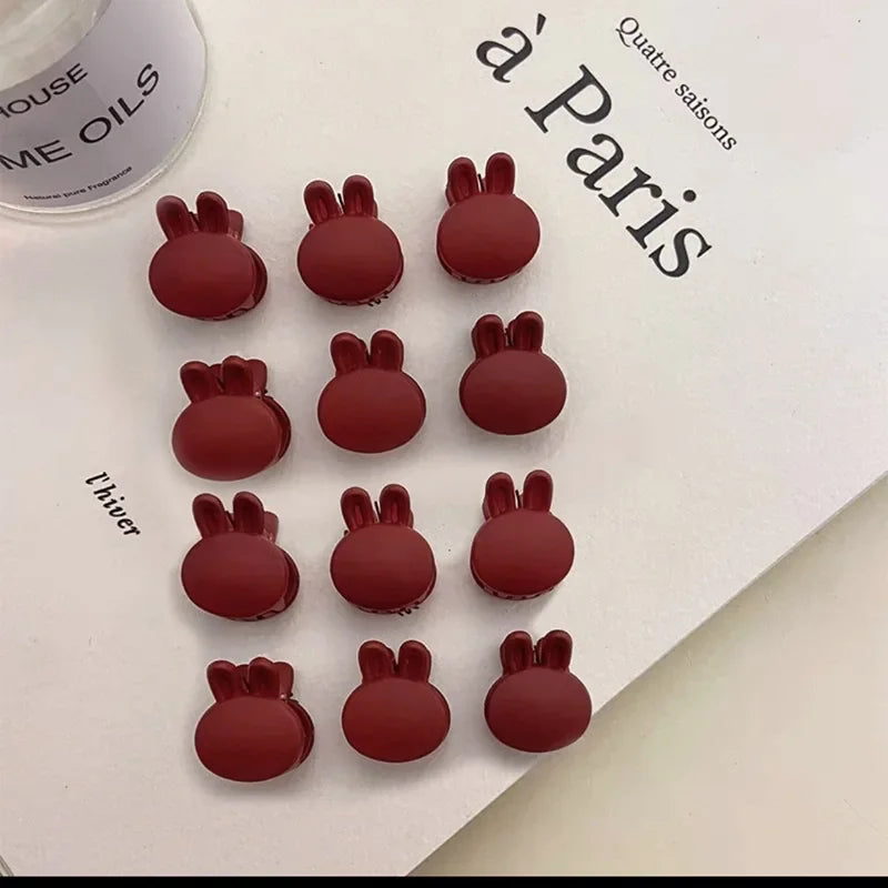 머리핀 1PC Red Black Matte Rabbit Head Flower Heart Cartoons Small Hair Claw Mini Hair Clips Hair Pins for Girls Styling Braiding
