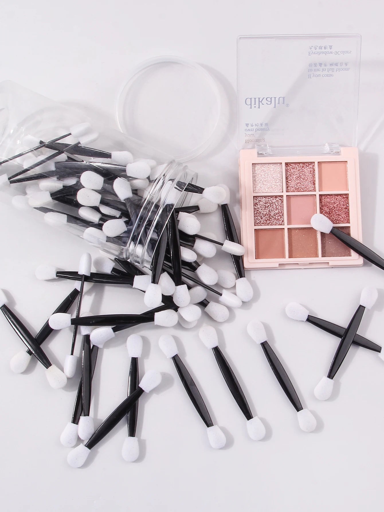 50pcs Disposable Eyeshadow Brush Set,Disposable eye shadow stick brush double-headed sponge eye shadow stick