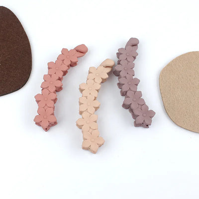 Fashion Pink Flower Banana Hair Clips Simple Non-Slip Frosted Hair Claws for Women Girls Bath Ponytail Hairpins Barrettes Coffee