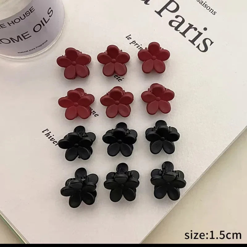 머리핀 1PC Red Black Matte Rabbit Head Flower Heart Cartoons Small Hair Claw Mini Hair Clips Hair Pins for Girls Styling Braiding